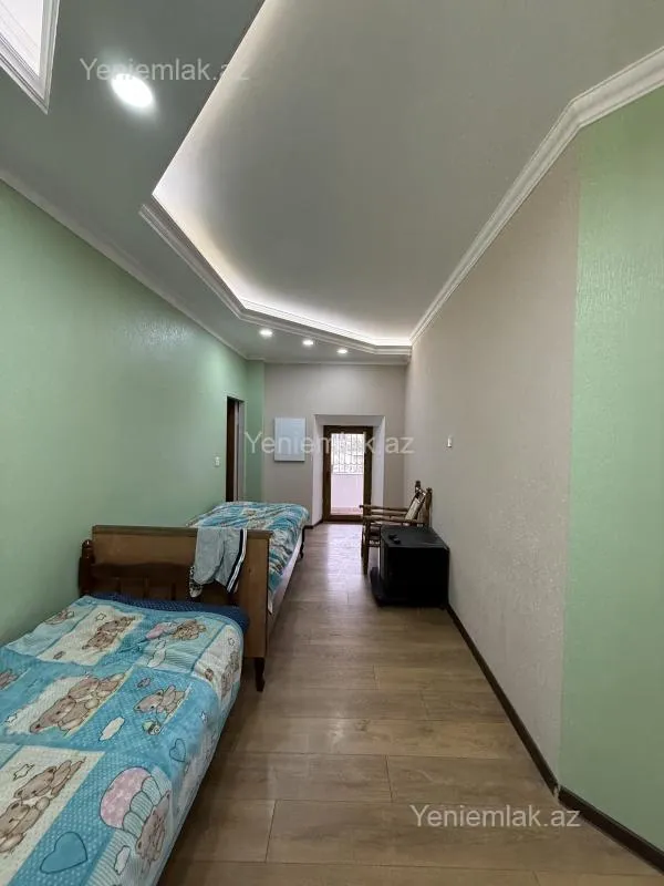 Satılır 4 otaqlı köhnə tikili 120 m²