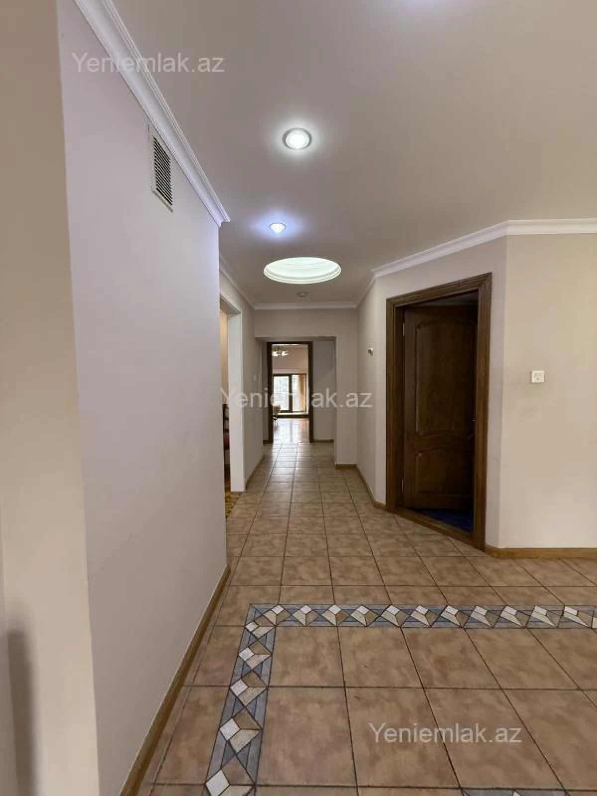 Satılır 4 otaqlı köhnə tikili 120 m²