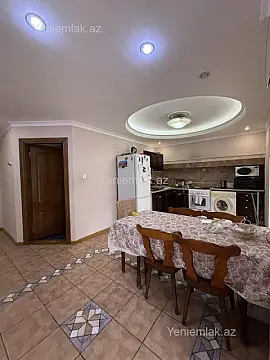 Satılır 4 otaqlı köhnə tikili 120 m²