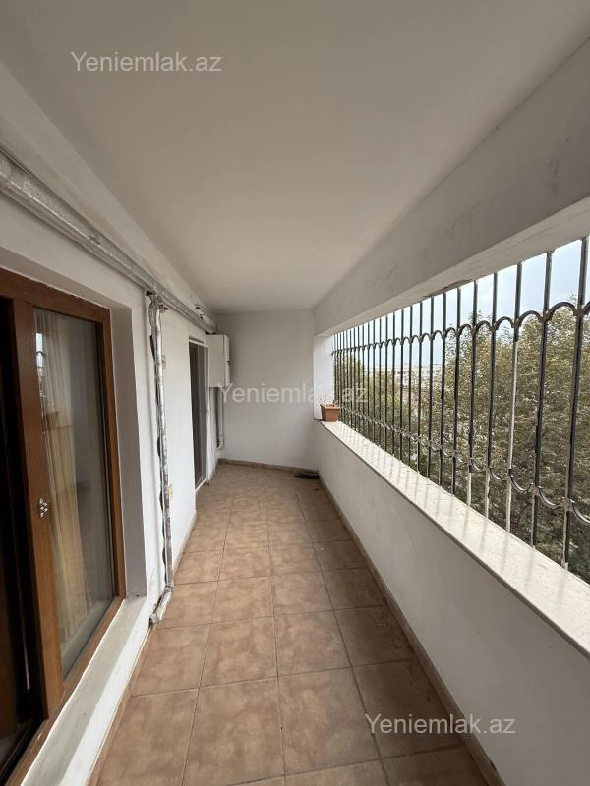 Satılır 4 otaqlı köhnə tikili 120 m²