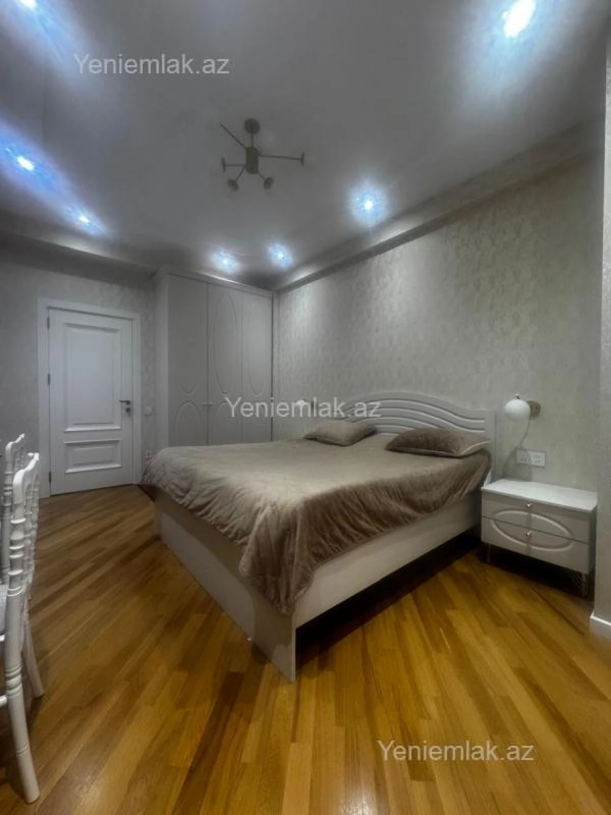 Satılır 4 otaqlı yeni tikili 141 m²