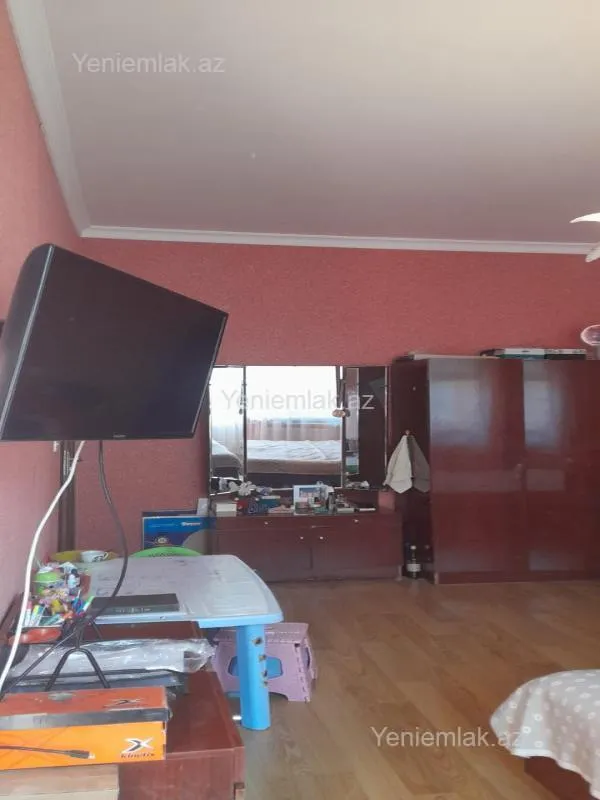 Satılır 5 otaqlı köhnə tikili 120 m²