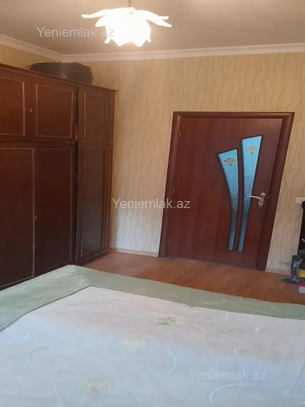 Satılır 5 otaqlı köhnə tikili 120 m²