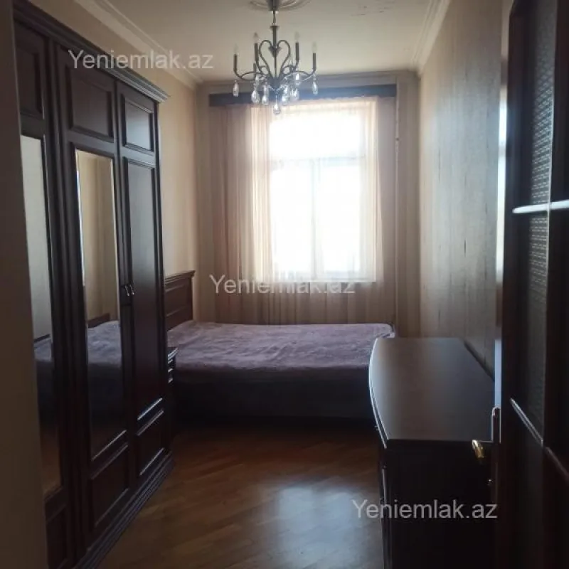 Satılır 2 otaqlı köhnə tikili 60 m²