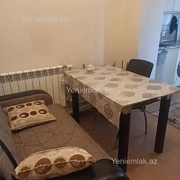 Satılır 2 otaqlı köhnə tikili 60 m²