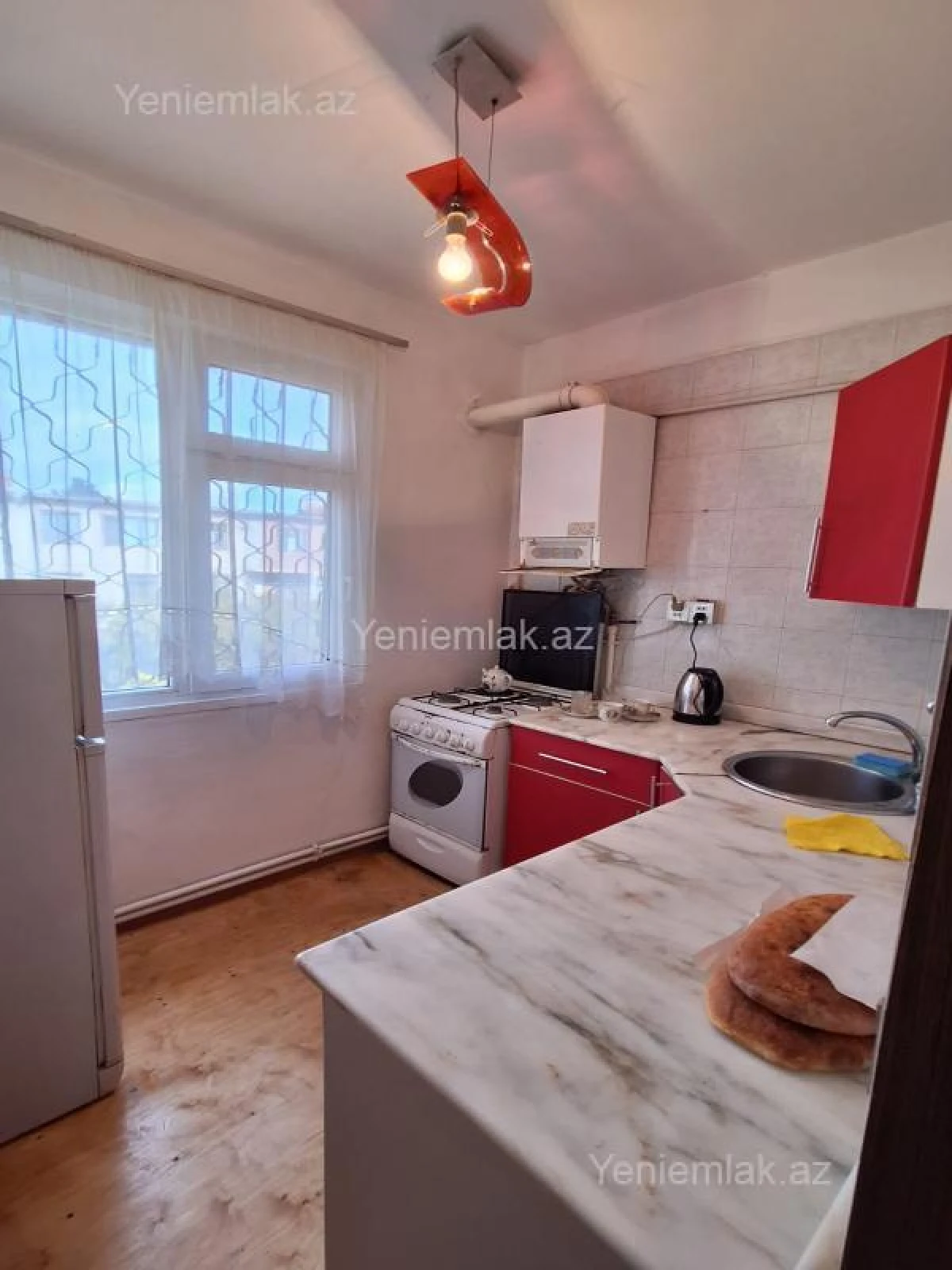 Satılır 2 otaqlı köhnə tikili 50 m²