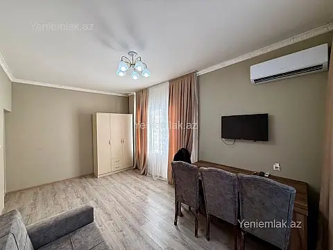 Satılır 1 otaqlı köhnə tikili 45 m²