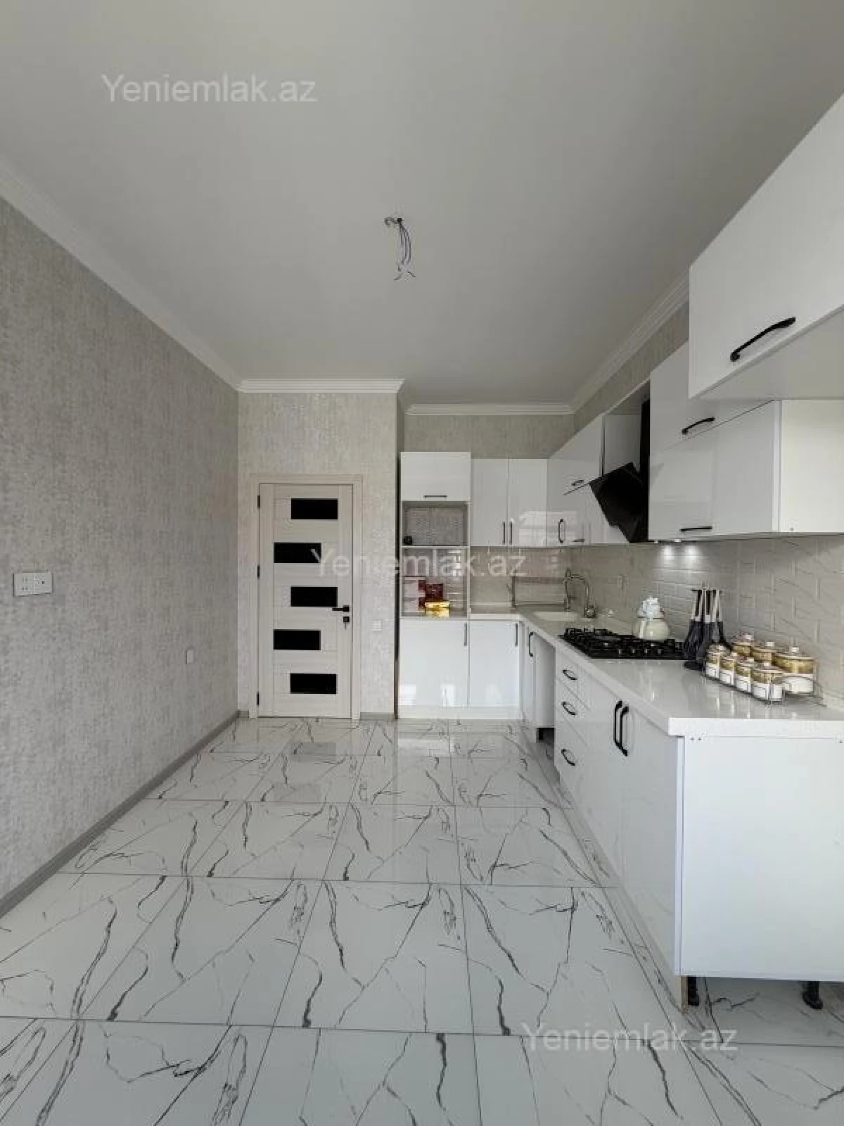 Satılır 3 otaqlı yeni tikili 82 m²