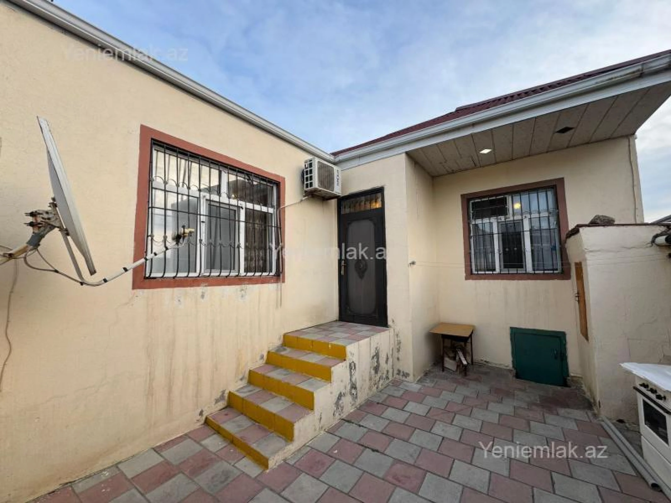 Satılır 2 otaqlı həyət evi 70 m²