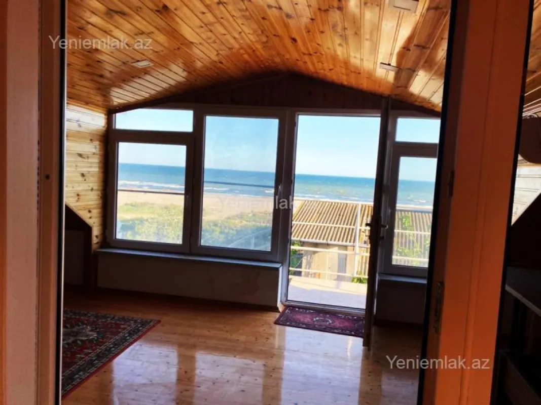 Satılır 6 otaqlı həyət evi 330 m²