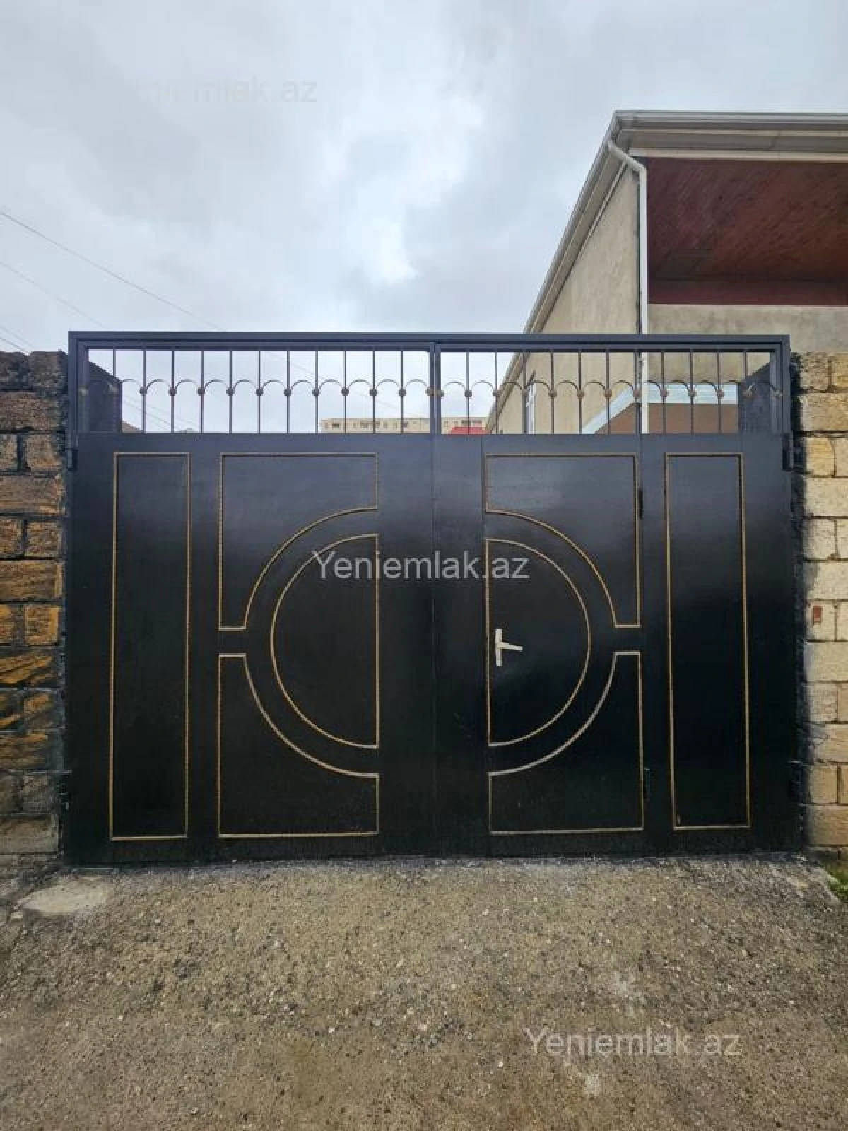 Satılır 6 otaqlı həyət evi 175 m²