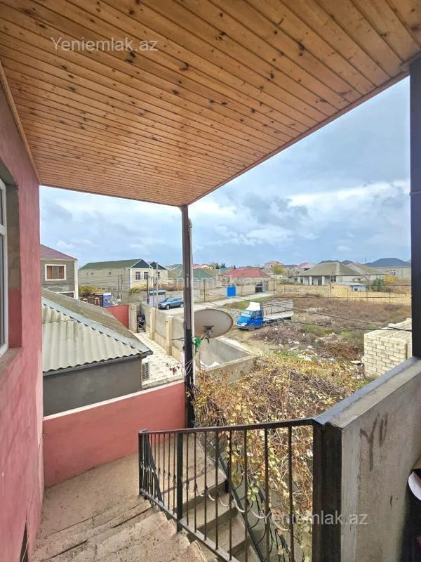 Satılır 6 otaqlı həyət evi 175 m²