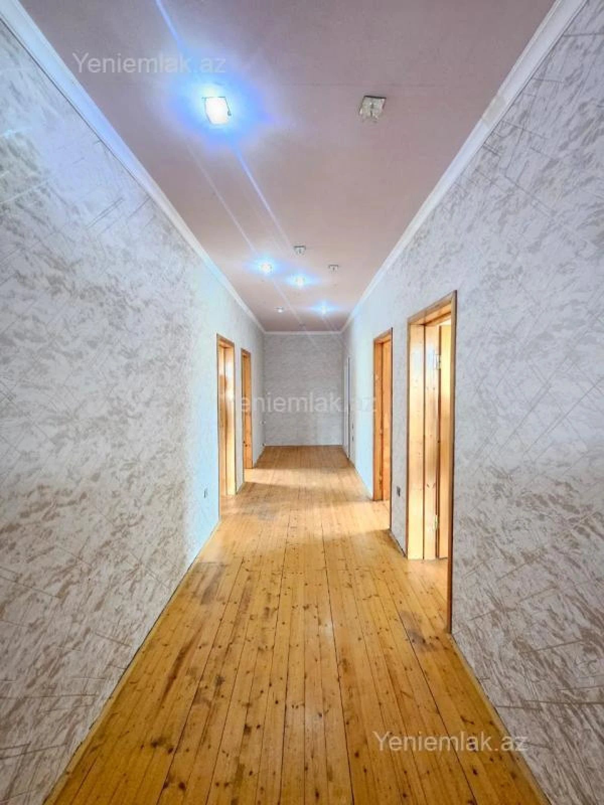 Satılır 6 otaqlı həyət evi 175 m²
