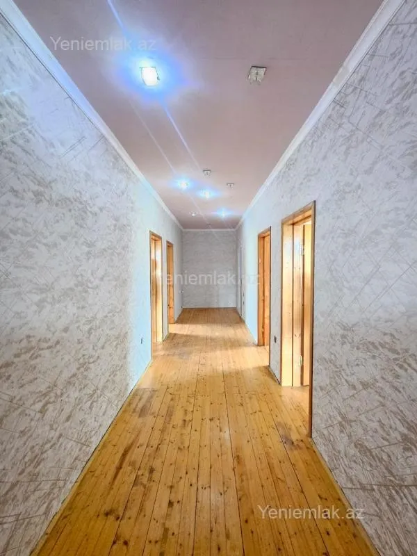 Satılır 6 otaqlı həyət evi 175 m²