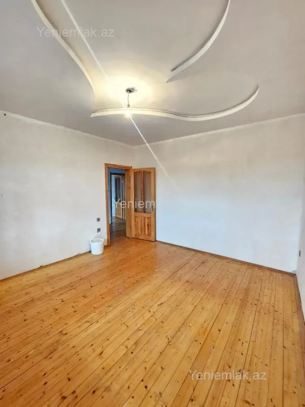 Satılır 6 otaqlı həyət evi 175 m²