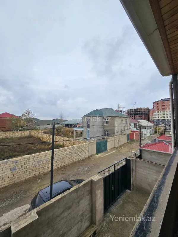 Satılır 6 otaqlı həyət evi 175 m²