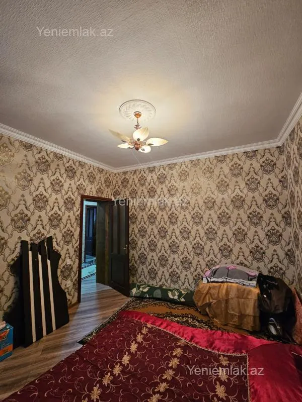 Satılır 6 otaqlı həyət evi 175 m²