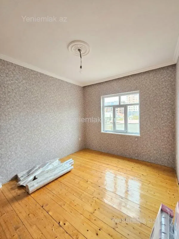 Satılır 6 otaqlı həyət evi 175 m²