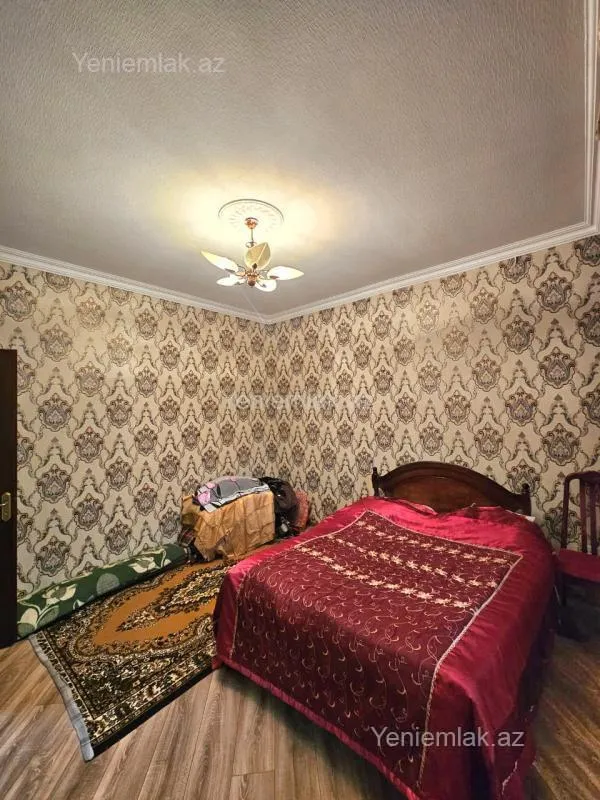 Satılır 6 otaqlı həyət evi 175 m²