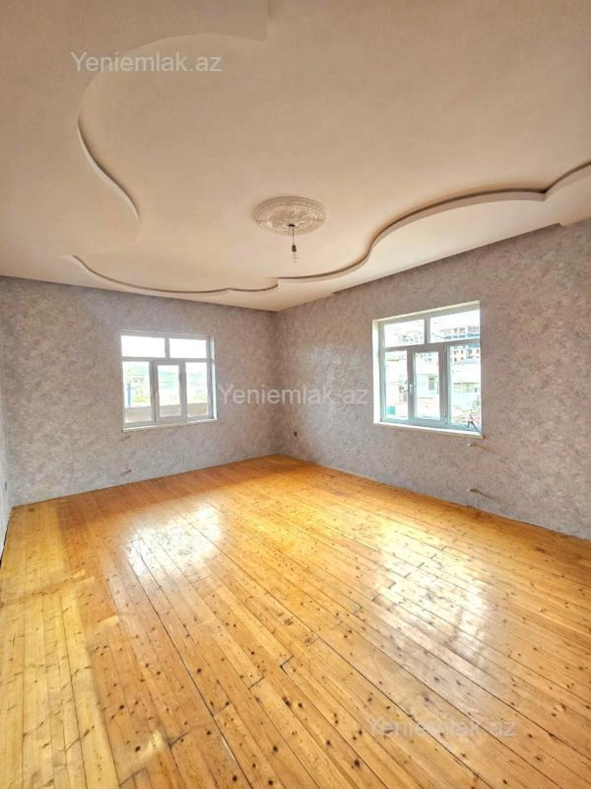 Satılır 6 otaqlı həyət evi 175 m²