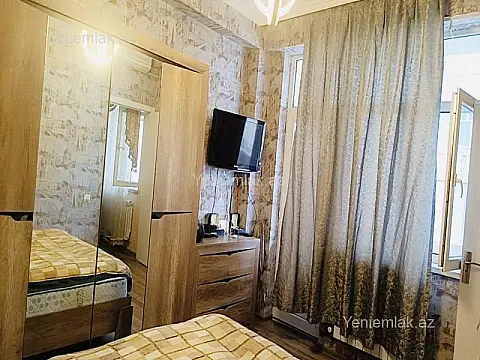 Satılır 3 otaqlı yeni tikili 100 m²