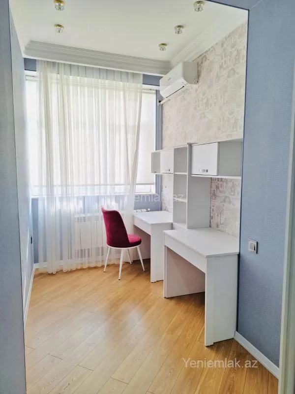 Satılır 3 otaqlı yeni tikili 137 m²