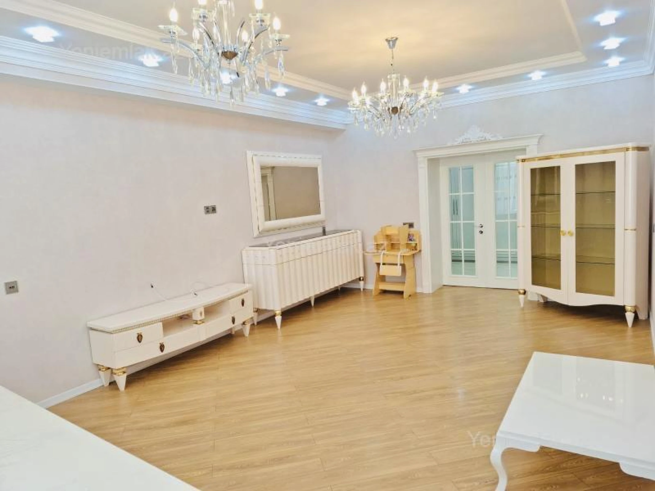 Satılır 3 otaqlı yeni tikili 137 m²