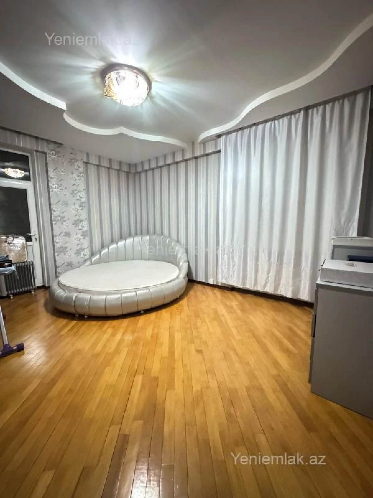 Satılır 3 otaqlı yeni tikili 120 m²