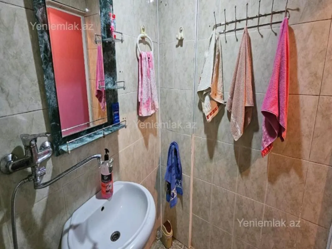 Satılır 3 otaqlı köhnə tikili 60 m²