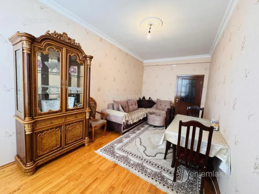 Satılır 2 otaqlı yeni tikili 60 m²