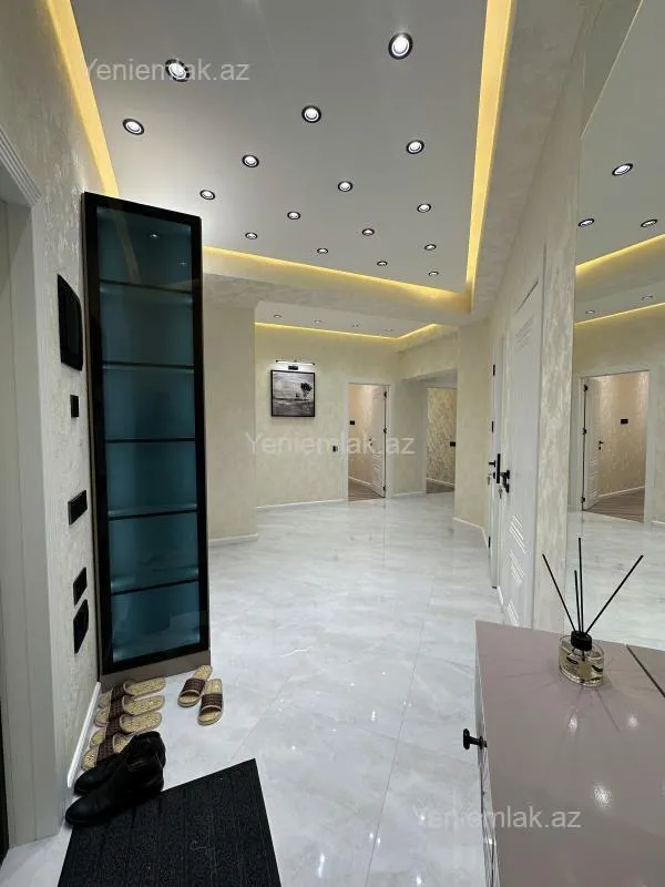 Satılır 3 otaqlı yeni tikili 107 m²