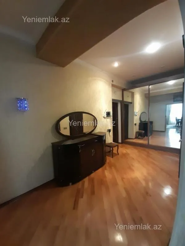 Satılır 3 otaqlı yeni tikili 121 m²