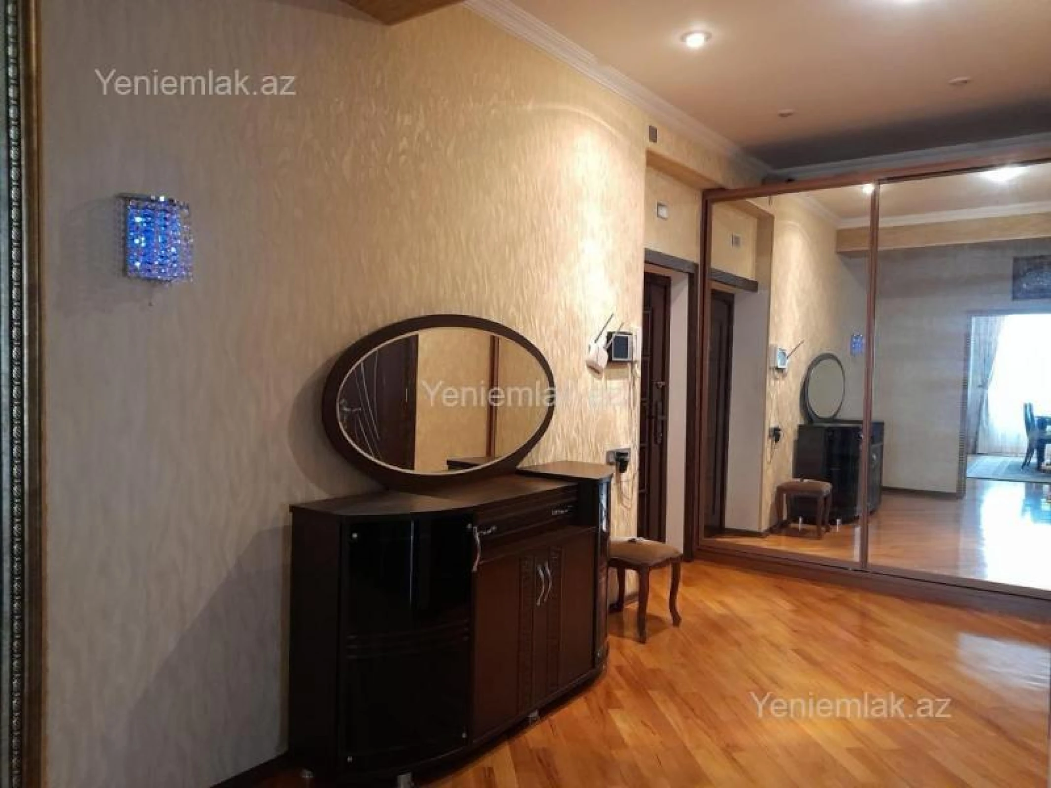 Satılır 3 otaqlı yeni tikili 121 m²