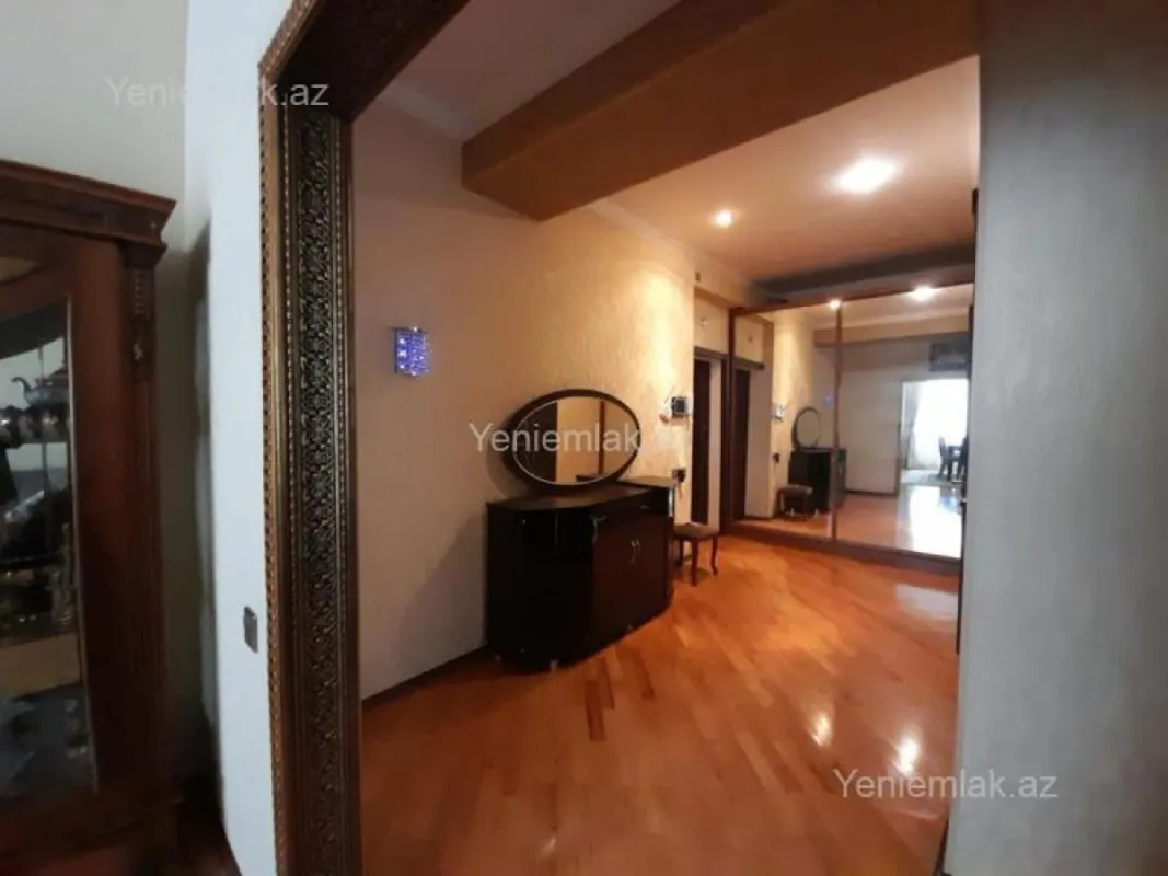 Satılır 3 otaqlı yeni tikili 121 m²