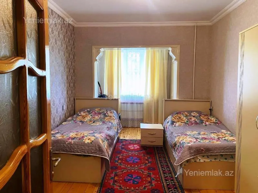 Satılır 4 otaqlı köhnə tikili 80 m²