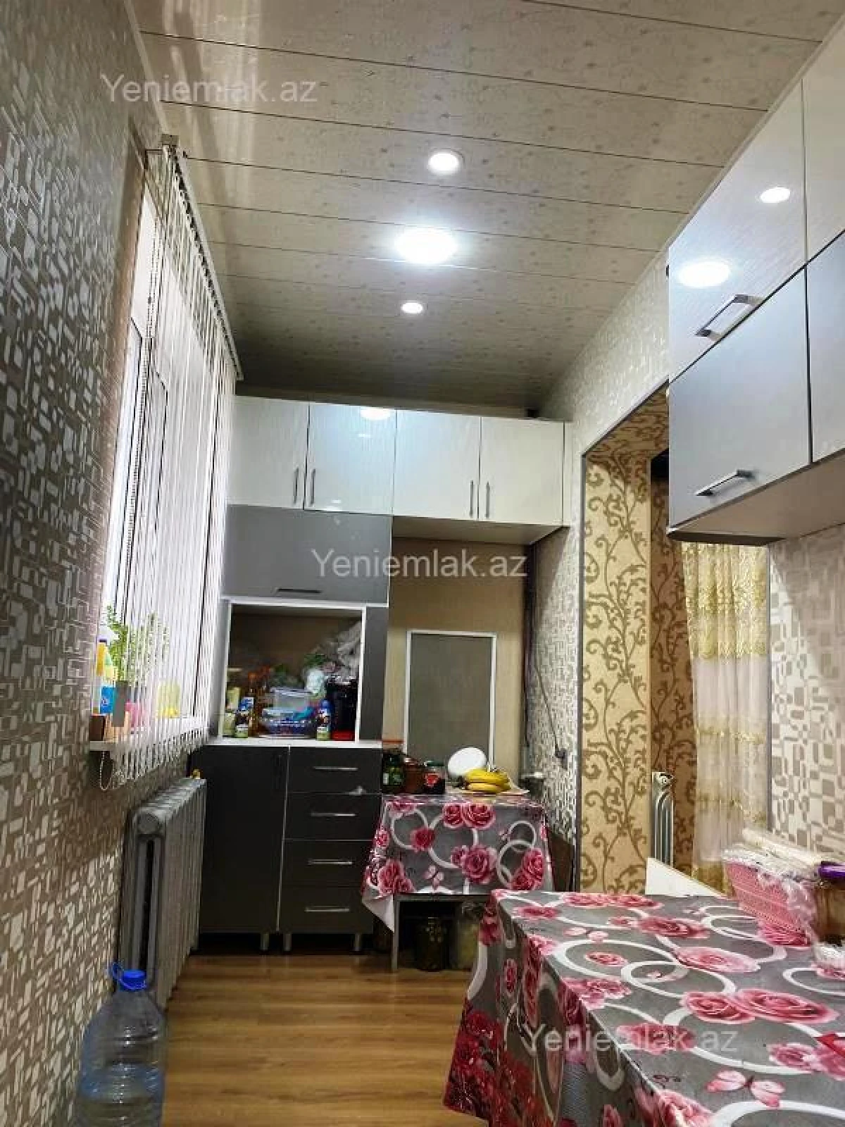 Satılır 4 otaqlı köhnə tikili 80 m²