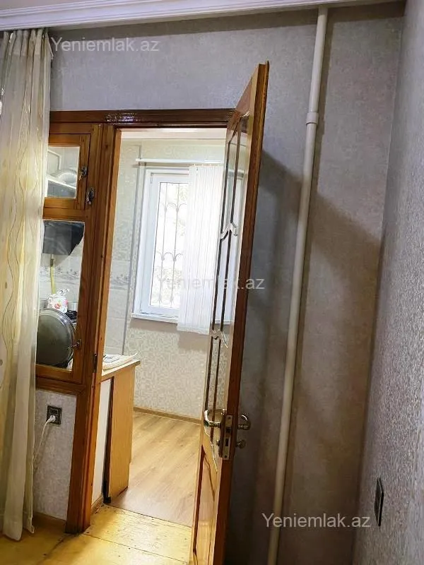 Satılır 4 otaqlı köhnə tikili 80 m²