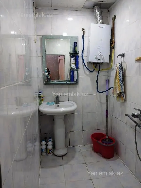 Satılır 4 otaqlı köhnə tikili 80 m²