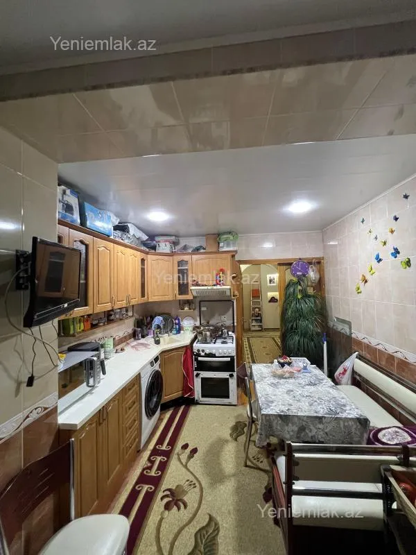 Satılır 4 otaqlı köhnə tikili 130 m²