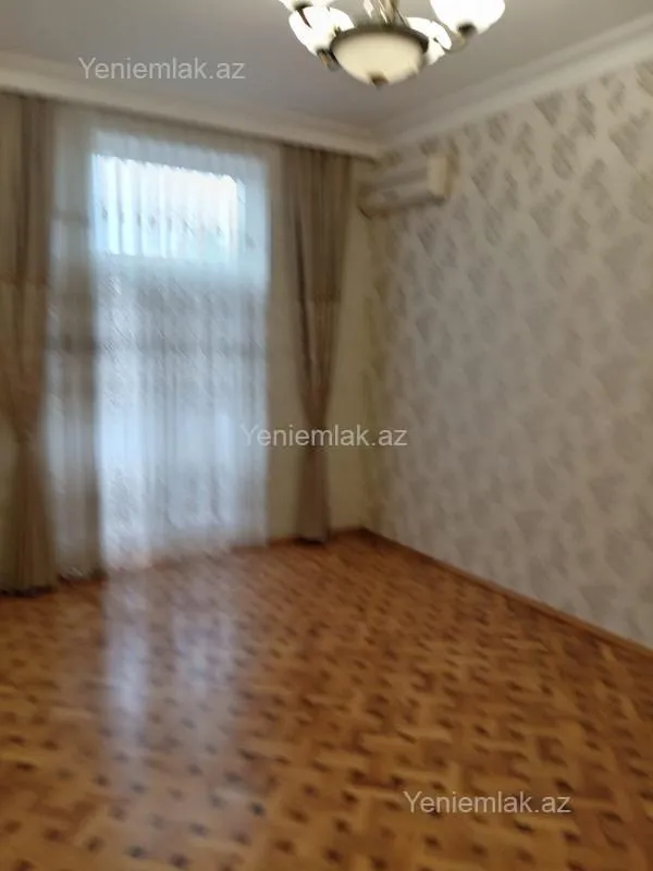 Satılır 3 otaqlı köhnə tikili 80 m²