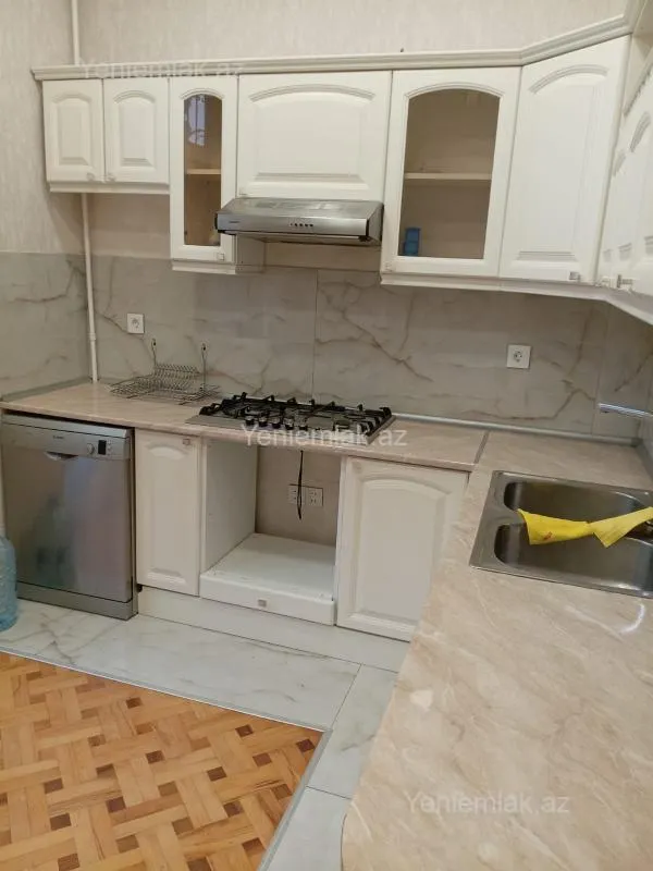 Satılır 3 otaqlı köhnə tikili 80 m²