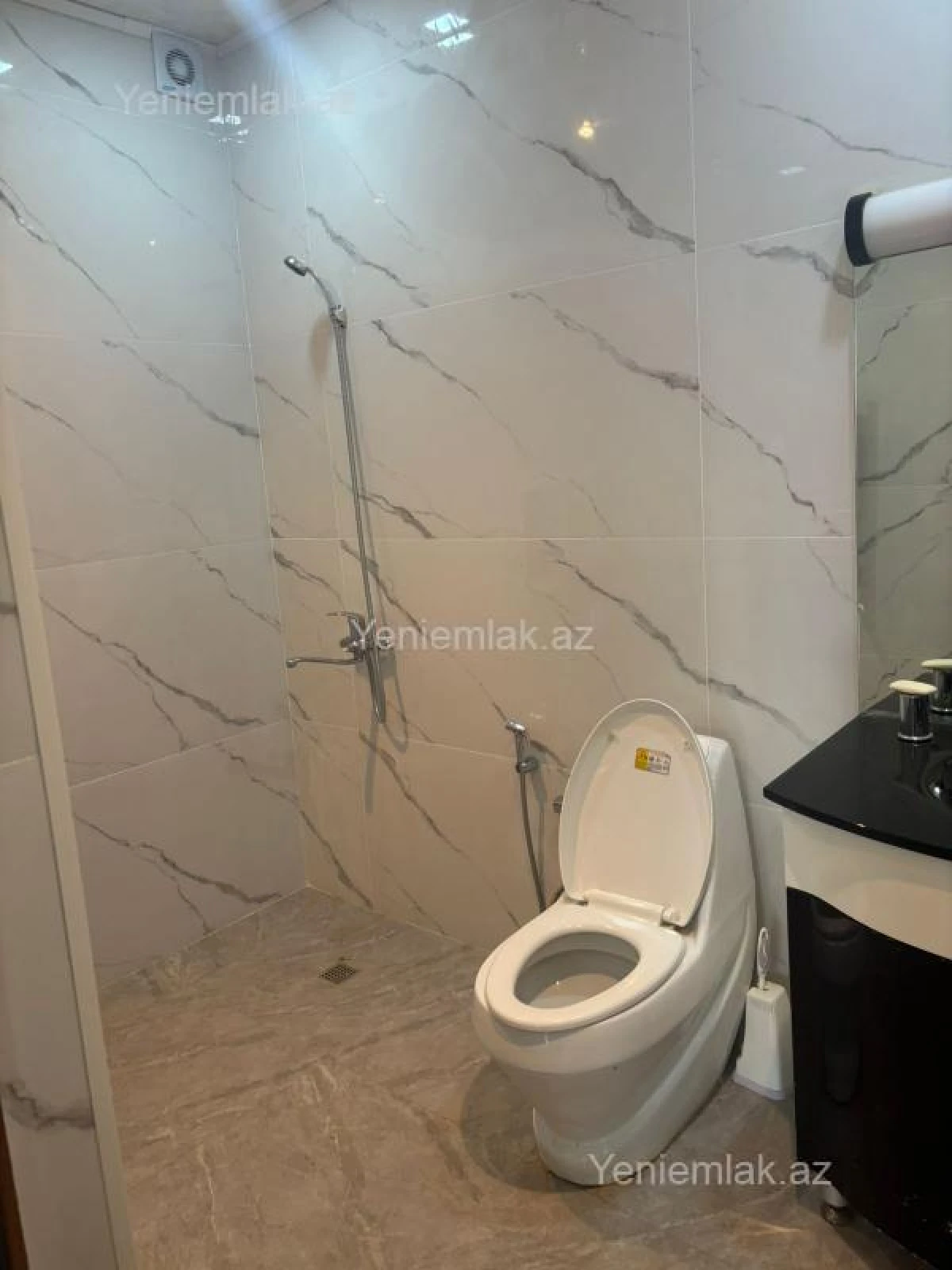 Satılır 2 otaqlı yeni tikili 60 m²