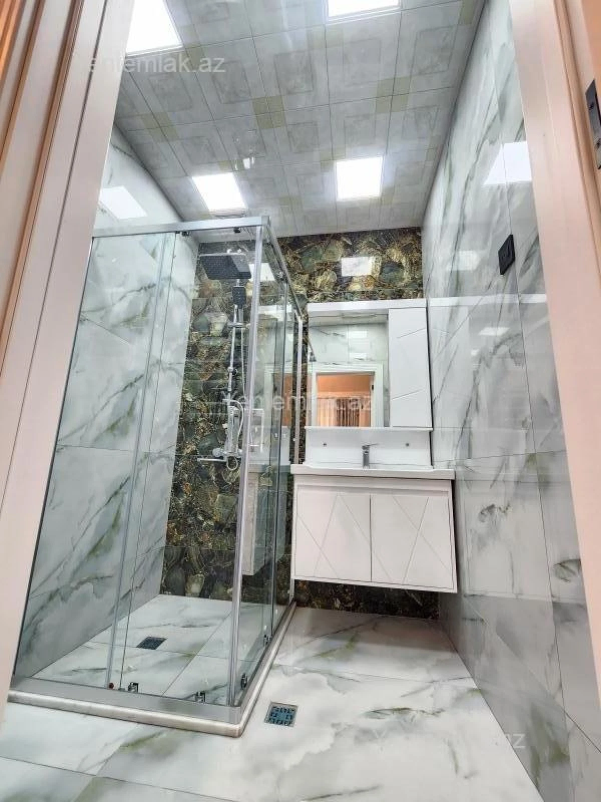 Satılır 3 otaqlı yeni tikili 95 m²