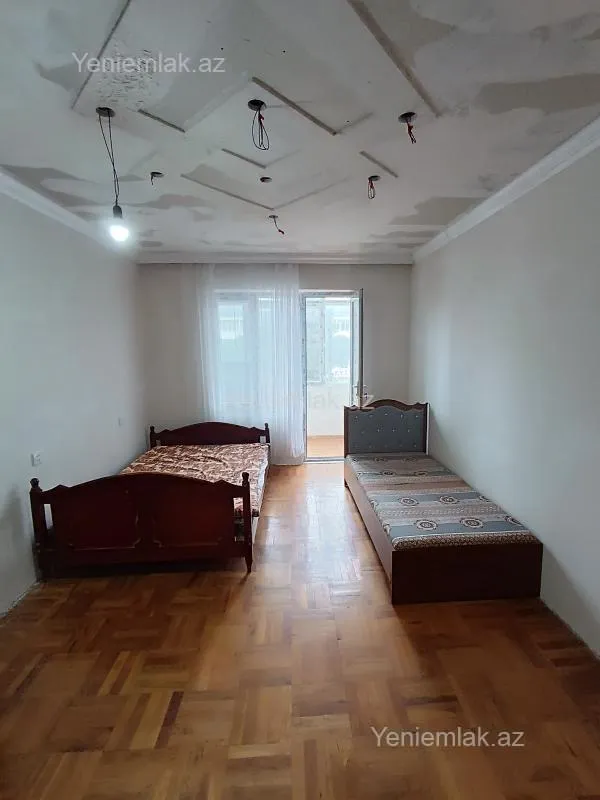 Satılır 4 otaqlı köhnə tikili 85 m²