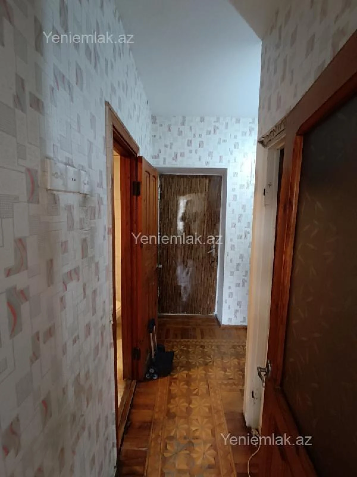 Satılır 4 otaqlı köhnə tikili 85 m²