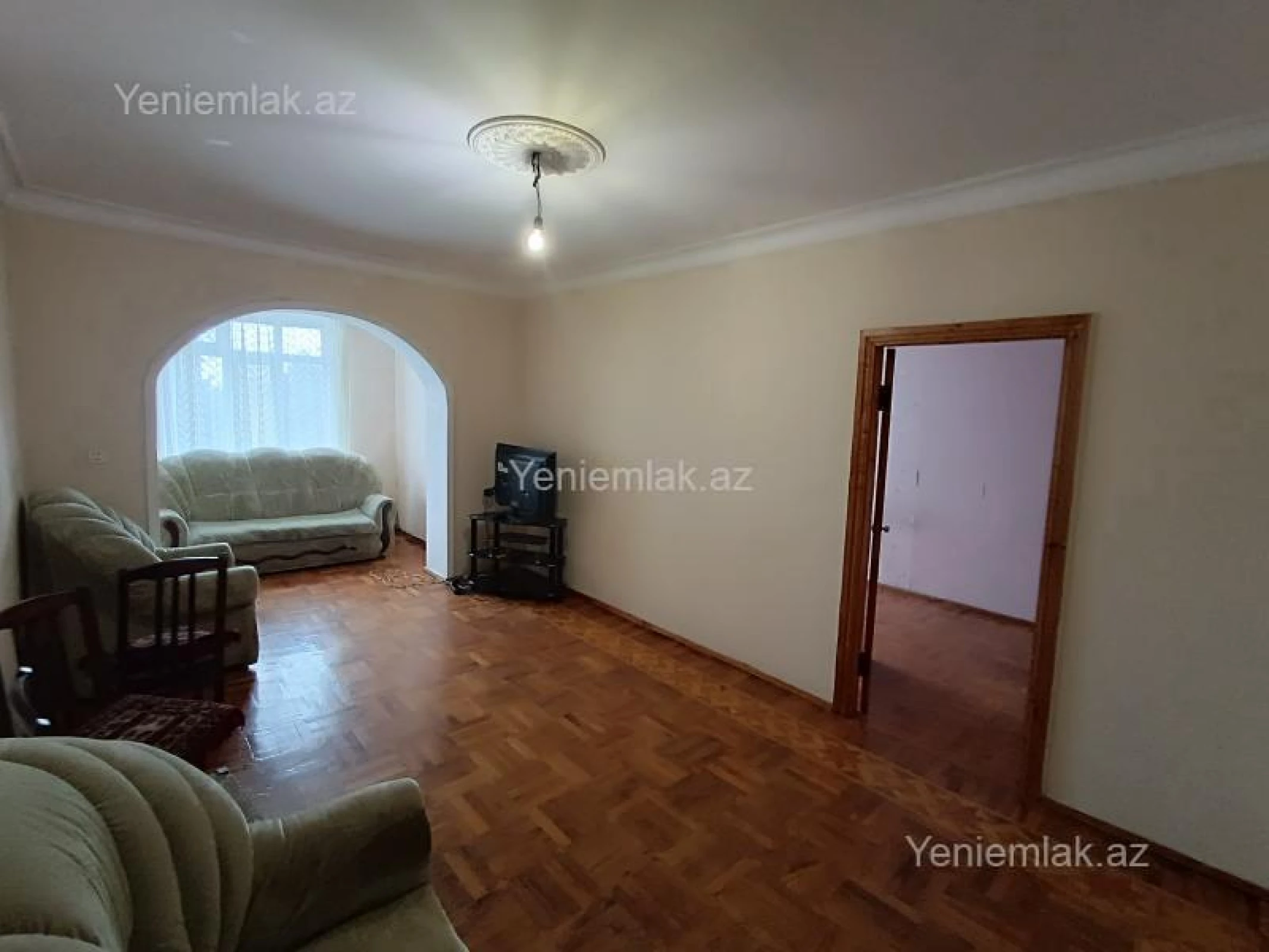 Satılır 4 otaqlı köhnə tikili 85 m²