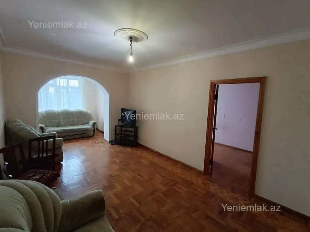 Satılır 4 otaqlı köhnə tikili 85 m²