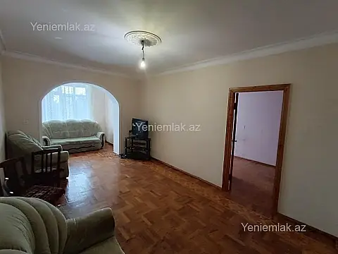 Satılır 4 otaqlı köhnə tikili 85 m² — Sumqayıt, 8-ci mikrorayon 4 otaq 85.00 m²
