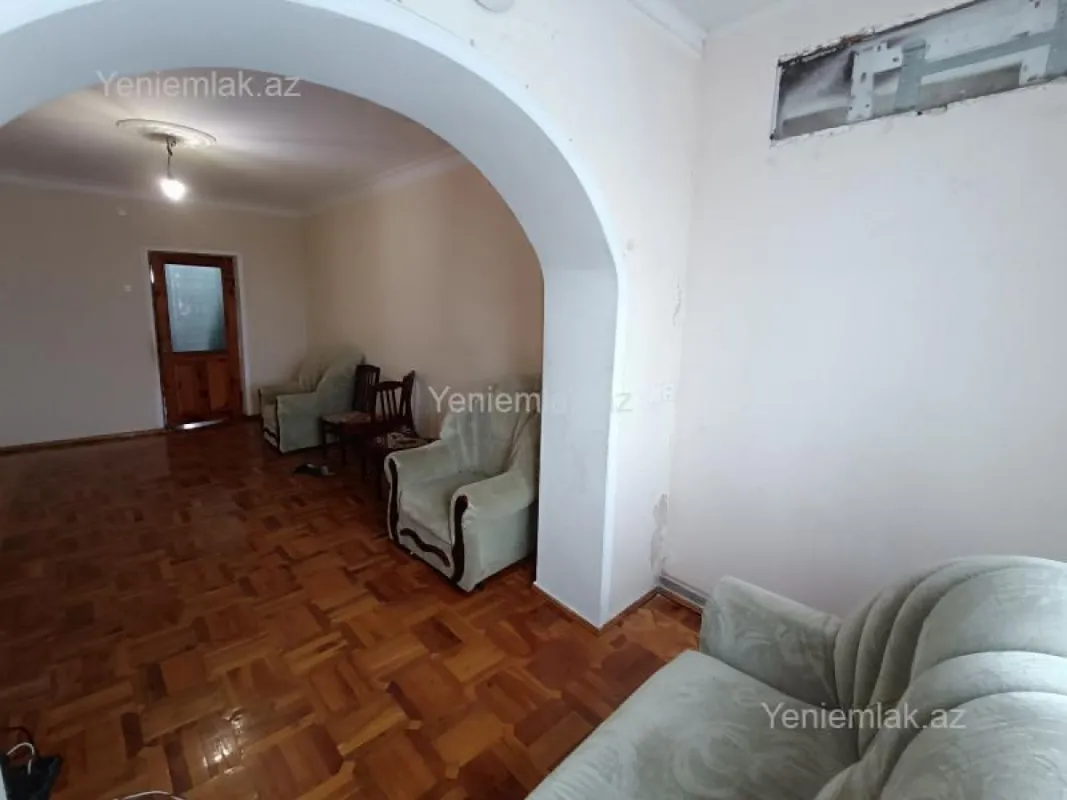 Satılır 4 otaqlı köhnə tikili 85 m²
