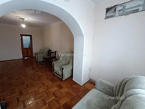 Satılır 4 otaqlı köhnə tikili 85 m²